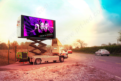 Outdoor P10 Full Color LED Screen on Trailer